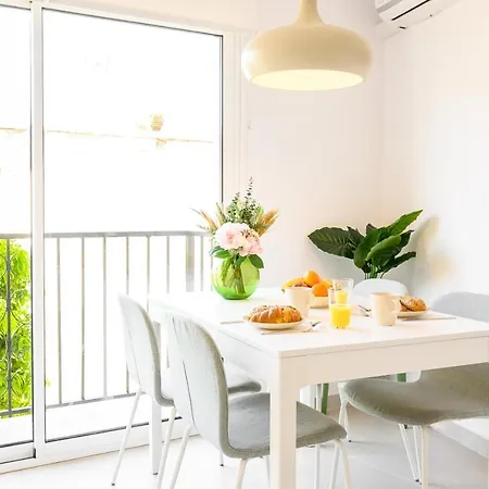 2 Bedroom, New, 1 Min To The Beach, Center- Picasso By 10tosea *