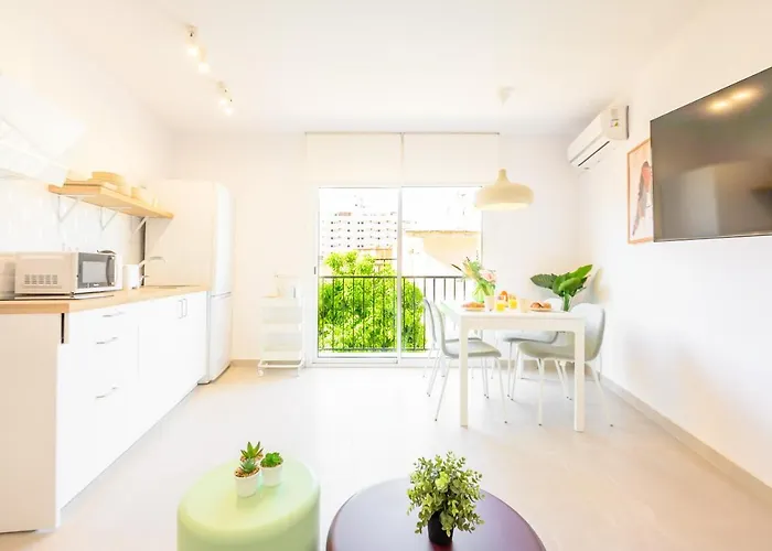 2 Bedroom, New, 1 Min To The Beach, Center- Picasso By 10tosea Apartament