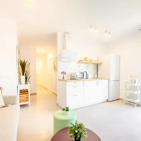 דירה 2 Bedroom, New, 1 Min To The Beach, Center- Picasso By 10tosea