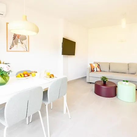 Apartment 2 Bedroom, New, 1 Min To The Beach, Center- Picasso By 10tosea