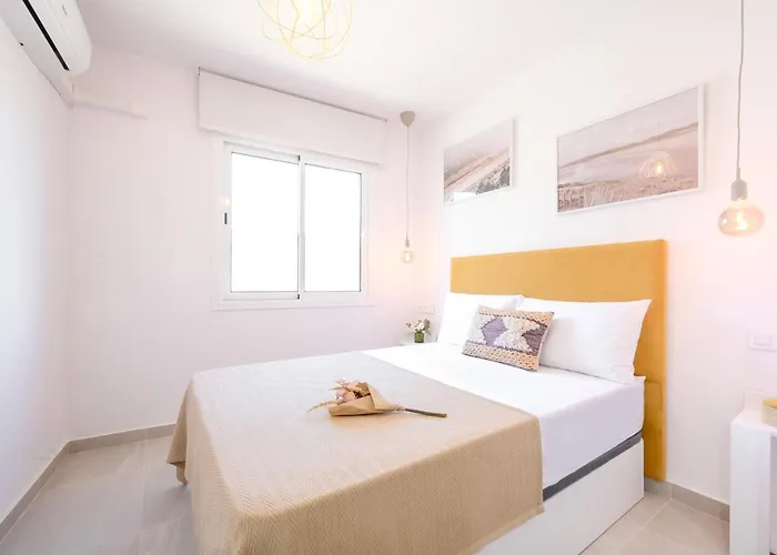 Apartment 2 Bedroom, New, 1 Min To The Beach, Center- Picasso By 10tosea