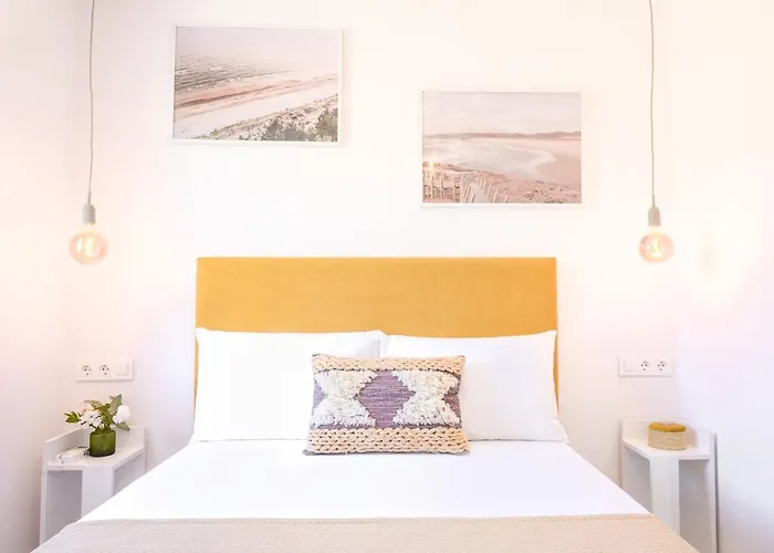 2 Bedroom, New, 1 Min To The Beach, Center- Picasso By 10tosea Apartment