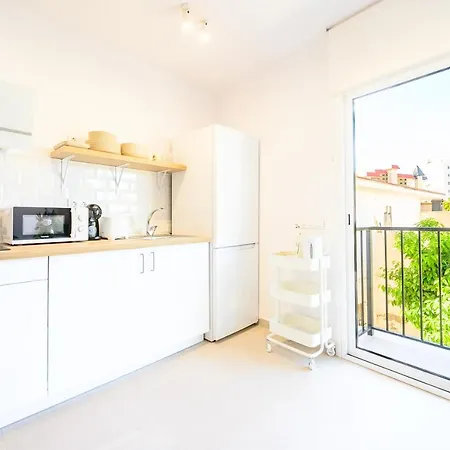 2 Bedroom, New, 1 Min To The Beach, Center- Picasso By 10tosea *